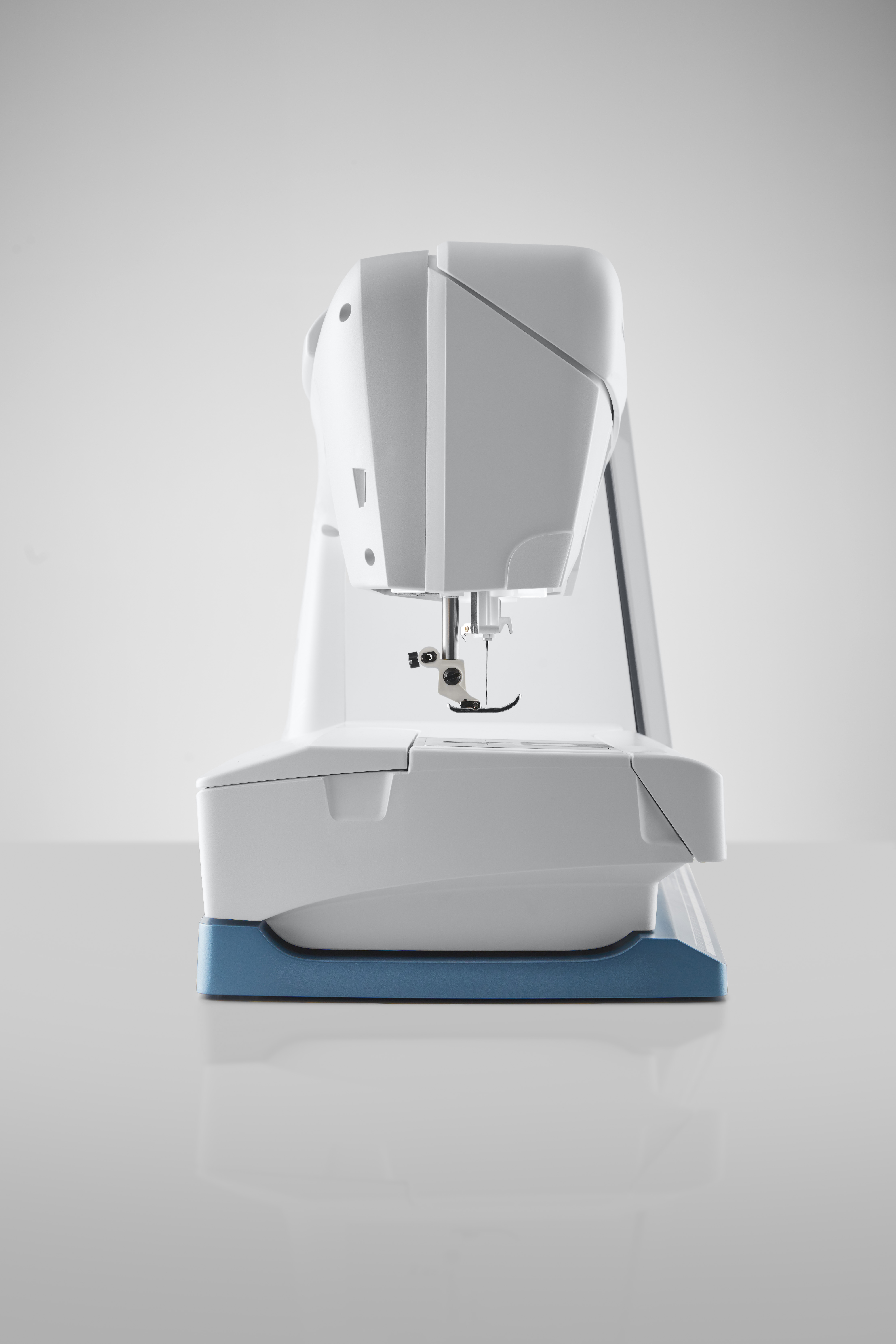 Husqvarna VIKING DESIGNER SAPPHIRE™ 85